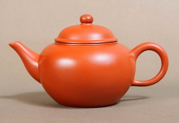 樂壺坊】宜興一廠1960年代早期庭記八杯鴿嘴18孔標準壺水平壺特價交流