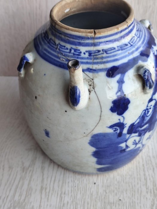清代青花麒麟送子四系茶壺大器型古雅繪工優美質感細膩發色一流獅象瑞獸