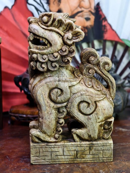 嚴選回流壽山石獅子，手工精雕藝術品，尺寸10.5×5.5×19公分，伴隨視頻