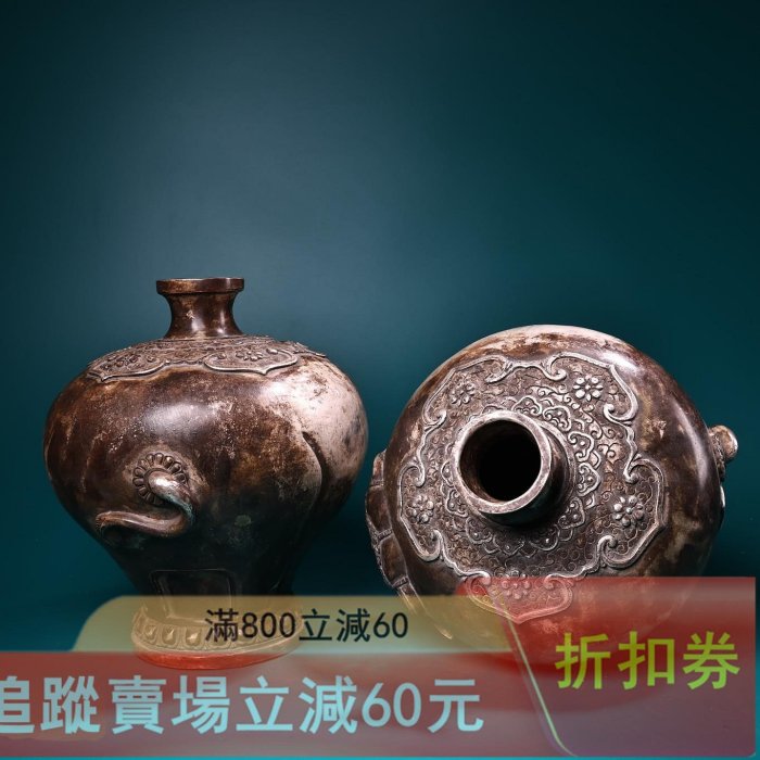 中国古美術・旧蔵品・純銅製・高浮彫・錾刻・鎏銀・八宝紋 盤龍 首飾箱・置物・茶道 珍品舊藏收純銅高浮雕鏨刻鎏銀象花瓶工藝精湛器型款式精美重2100 古玩