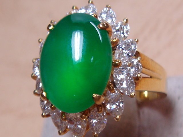 天寶流當品___18黃k金**天然A貨***玻璃種*翡翠鑽石戒***難得一見的珠寶***拍賣會等級**附雙鑑定書