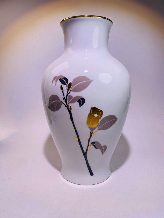 日本大倉陶園OKURA..金灼玉蘭花.花瓶.全品全新無盒.28cm 日本皇室御用