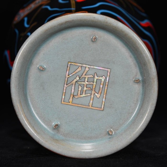 宋汝窯漆器彩繪鎏金四大神獸紋梅瓶，高28釐米，直徑14釐米，4003443 建