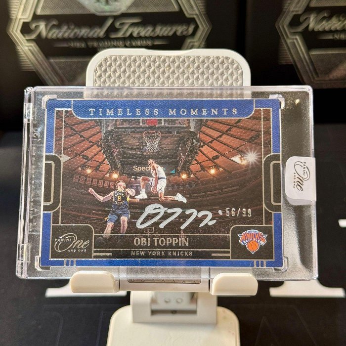 Obi Toppin 2022-23 Panini One and One Timeless Moments 時刻簽 限量99張 經典跨下灌籃(10/11
