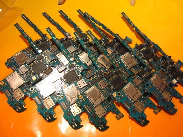 ＜誕通科技＞三星A20 A30 A30S A50 A70 A80 A920 內置電池或 充電尾插/更換價$500元保固1個月