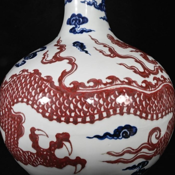大明宣德年制青花釉里紅龍紋天球瓶，高43×33厘米【上元雅玩堂