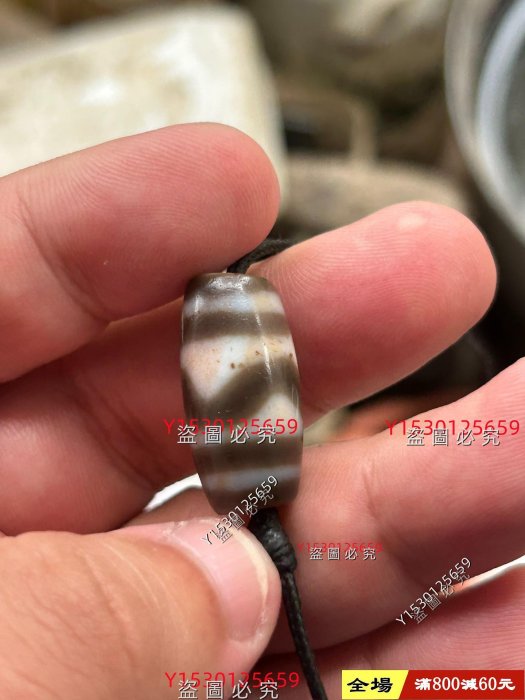 爆沙虎牙天珠雙線虎牙皮殼油潤老氣橫秋至純韻味十足。 舊藏古董古玩