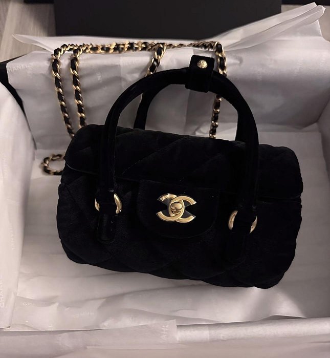 Chanel 2024年度禮 圓筒絲絨包