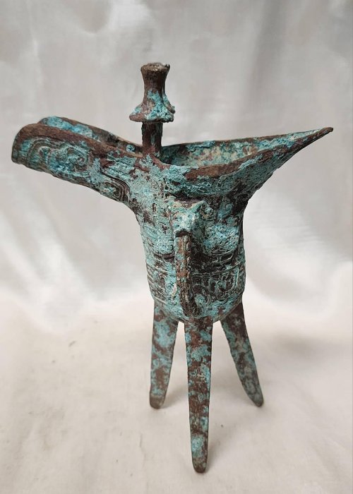 青銅器收藏：商周時期青銅爵杯爵是中國傳統一種用於飲酒的容器（大眾