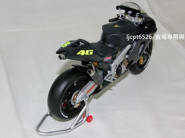 1:12 Minichamps Honda RC211V 2002 Pre-Season Testbike Rossi