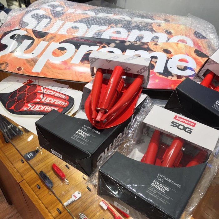 Supreme - Supreme blood and semen skateboard 新品未使用 Supreme Blood & Semen Skateboard Deck Multi - FW17 - US