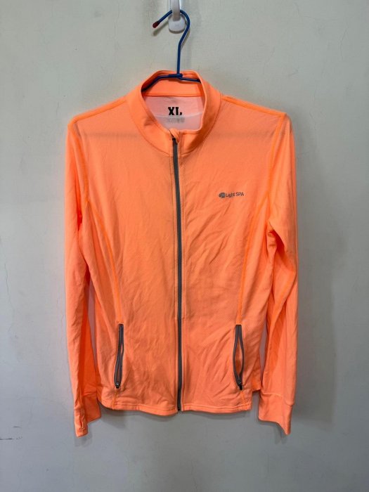 「 二手衣 」 LightSpa 女版薄外套 XL號（偏亮橘）93