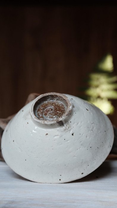 日本現代陶藝名家，笠間燒名家寺本守作，白色粉引抹茶碗，不是一般的