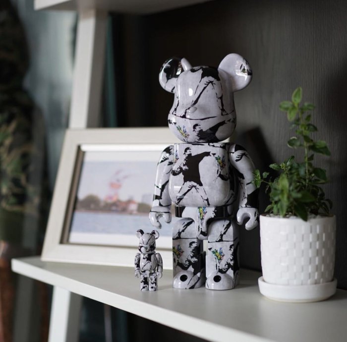 全新未拆現貨MEDICOM TOY BANKSY 班克西FLOWER BOMBER BE@RBRICK 400
