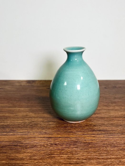 日系中古藝術品成良仁創作青瓷釉里紅小花瓶精雕獨一件標準單只裝運