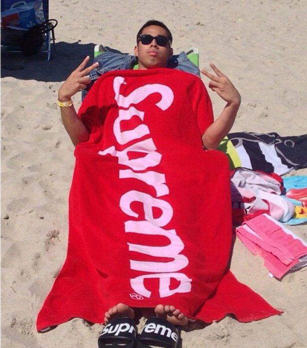 【希少】SUPREME Beach Towel ✴︎夏活躍 シュプリームビーチタオル 大判 個性 ジャガード ファッション