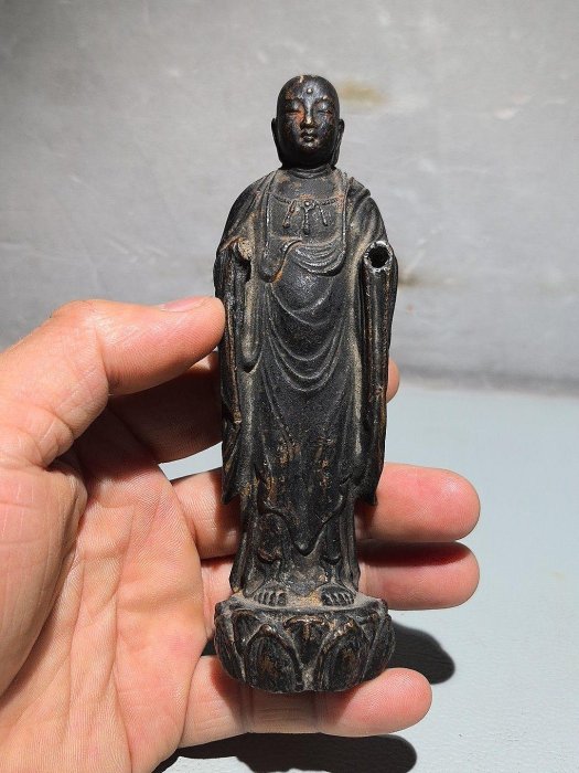 清代老銅羅漢像，高14.5公分，重358克，包漿自然雕工細膩，嚴選推薦