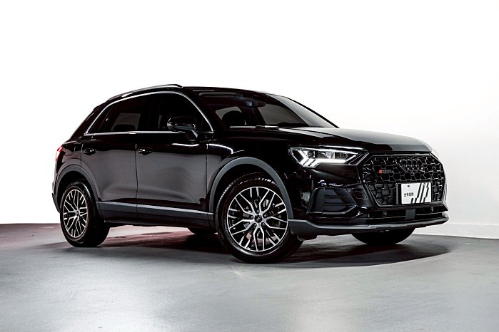 AUDI Q3 35TFSI 享譽版 2022 黑 金帝|民族*D*