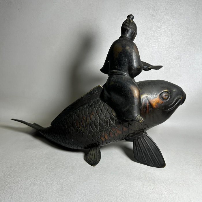 古玩輕鬆拍】古日本金工時代物古美術琴高仙人乘鯉大型香薰/銅香爐鯉に