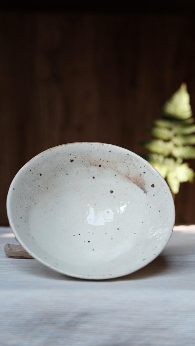 日本現代陶藝名家，笠間燒名家寺本守作，白色粉引抹茶碗，不是一般的