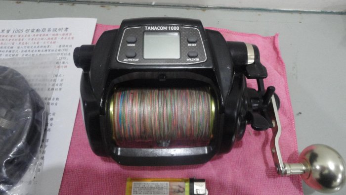 日本製DAIWA TANACOM 黑寶1000 電動捲線器，有瞬動，有自動晃餌| Yahoo拍賣