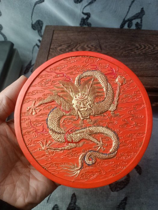 中国古墨 月精墨 古歙程君房造 90年代徽歙程君房特細水飛朱砂墨，品相極佳限量珍藏，值得收藏。 90