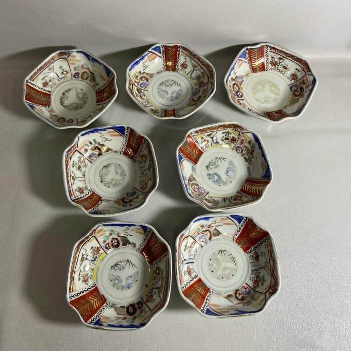 古伊万里、『染錦草花紋蓋物』、6客、銘「吉祥」有、箱無 古伊万里、『染錦草花紋蓋物』、6客、銘「吉祥」有、箱無 染錦