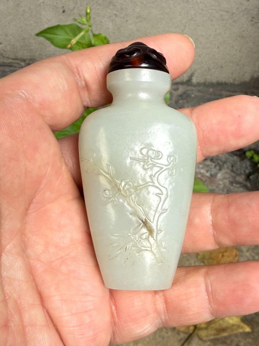 川美堂@@~~~真品清代和闐籽料白玉薄意雕梅蘭觀音瓶式鼻煙壺| Yahoo拍賣