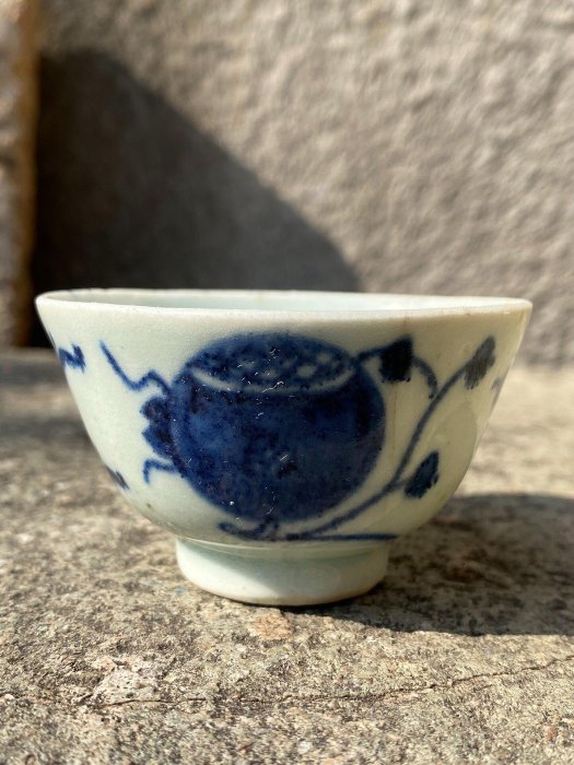 嚴選清代青花三多杯石榴佛手壽字紋高4公分口徑6.7公分異象美器收藏推薦