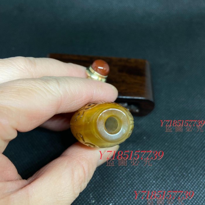 天然瑪瑙鼻煙壺純手工雕刻木塞帶銅勺含蓋尺寸72*29 擺件鼻煙壺收藏