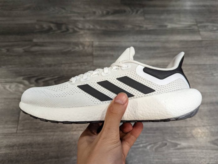南◇2022 5月Adidas Pureboost Jet 慢跑運動反光緩震男款白黑GW8587
