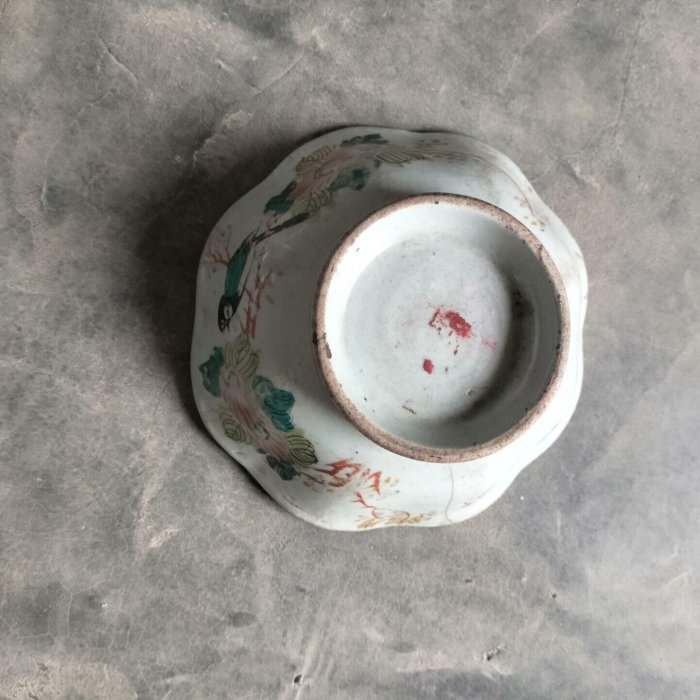 嚴選民國時期粉彩花鳥瓷碗，品相完好，適合收藏與饋贈粉彩瓷民國瓷碗