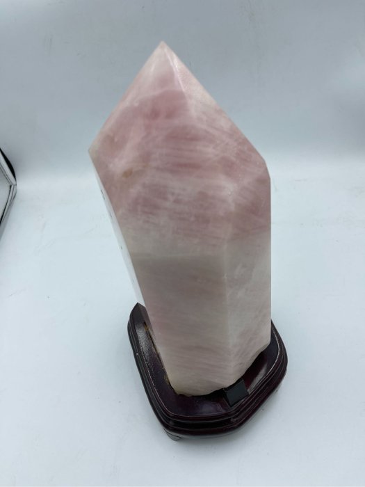 魅力提升器！5.8公斤粉晶能量柱，居家亮點，實拍紋路見證天然之美！