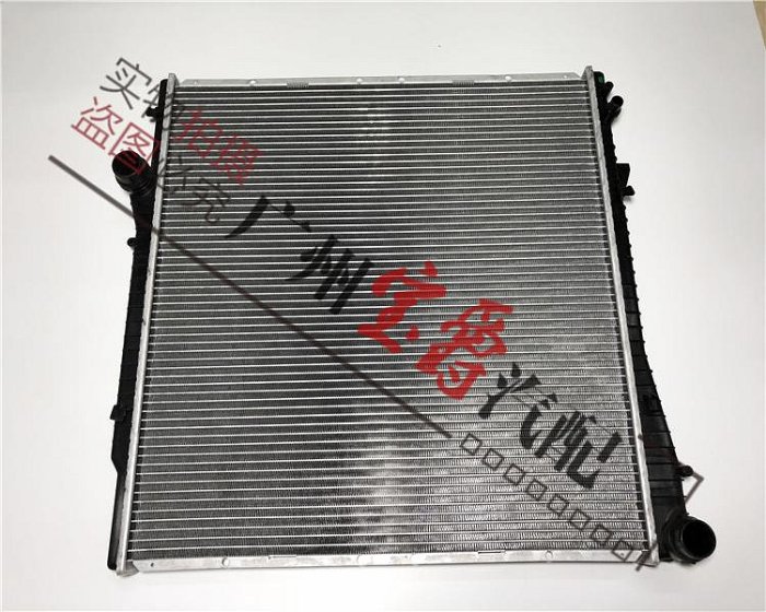 適用寶馬X5水箱E53散熱器X5冷卻器E53冷卻水箱X5水箱E53引擎
