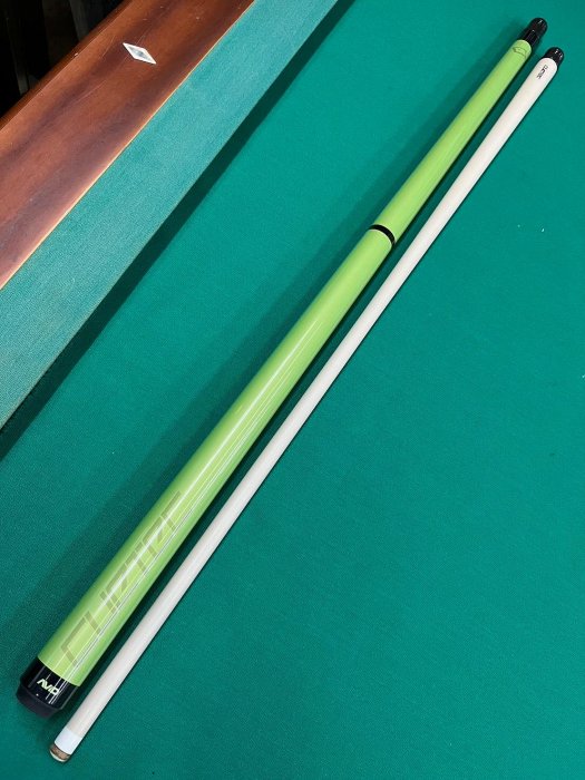 Api Mesba (集利撞球) 近全新 Cuetec AVID 95-395NW-青蘋綠素面 球桿 | Yahoo拍賣