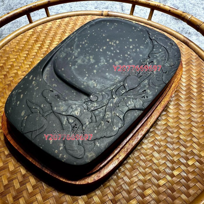 歙硯老坑龍尾金星金暈《荷塘清趣》硯整體畫面感十足寓意清新自然舊藏文