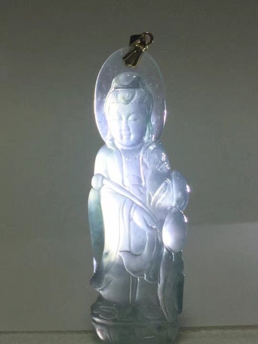 【益成當舖】流當品 特價 緬甸A貨放光玻璃種翡翠觀音吊墜 厚裝老坑老料  手工雕刻 法相莊嚴