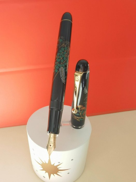 嚴選Namiki 早期14K585萩高蒔繪鋼筆，附原裝上墨器與國光會簽名，全新