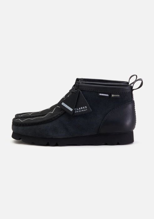 靴 NEIGHBORHOOD WALLABEE GTX CL-BOOTS Clarks x Neighborhood Wallabee Boots GTX 'Black Combi Suede
