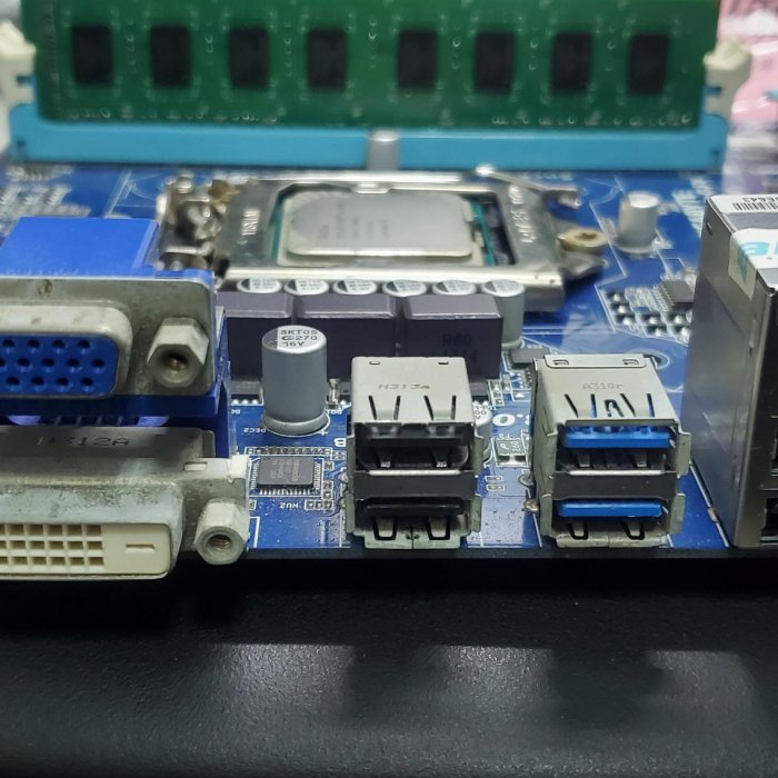 Kit 1155 Gigabyte B75m -d2v Com I3-2120 + 4gb De Memória