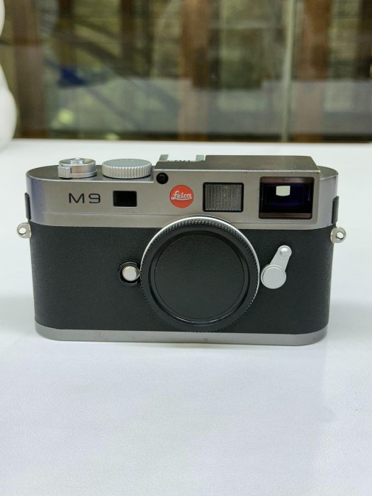 德國徠卡M9相機專用高階快門配件，進口低通快門已換，適合專業攝影師收藏 國際嚴選 徠卡M9相機電池充電器 國產原廠配備 黃浦區魯班路300號