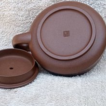 乾坤閣紫砂壺孫洪源易新壺(名家壺) 刻
