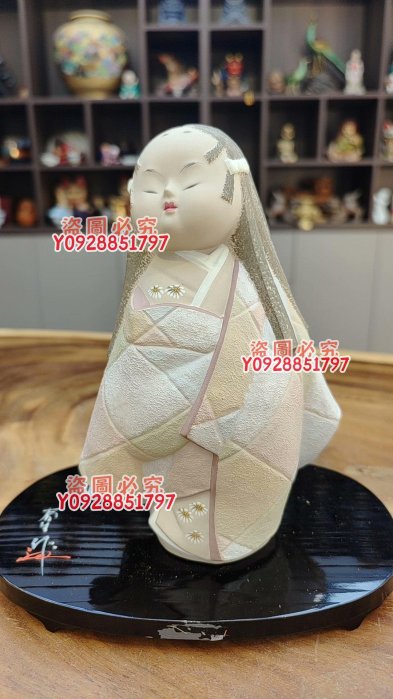 日本博多人形陶製人偶， 中古未使用品，有年代擺放痕跡，介意