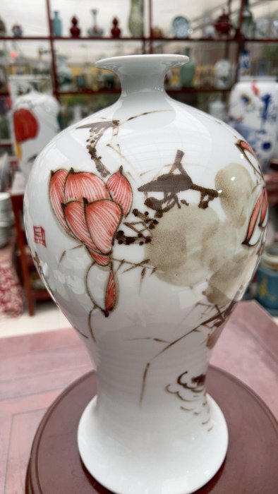 景德鎮馮愛民老師《清夏》美人瓶，純手工五彩繪花鳥，荷花魚為主題，高