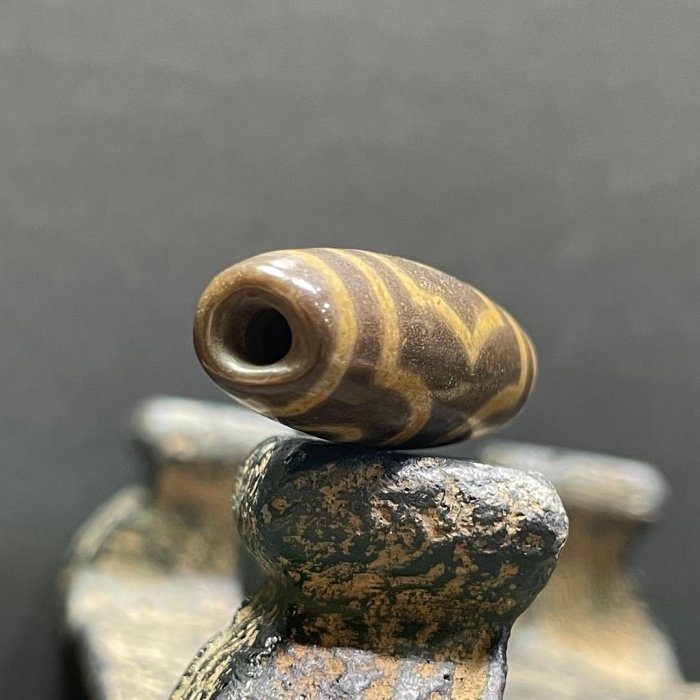 收藏天珠紅朱砂三眼老天珠！尺寸約13x36mm3600 XM2420 | Yahoo拍賣