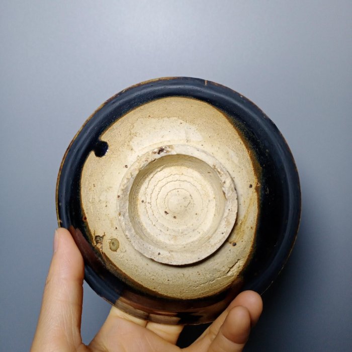 明代，磁州窯茶盞，高5.3公分口徑13.5公分，器型周正，釉水溫潤，有窯