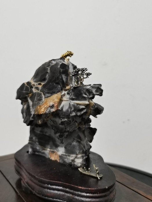 靈璧石滴水蓮花景觀石，天然玉化黃石，細節精雕藏意深邃，實木底座添