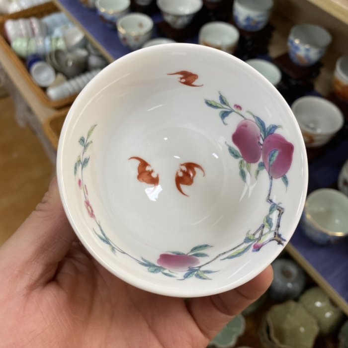 景德鎮粉彩九桃五福茶杯喝茶專用主人杯單杯品茗杯大號~特價| Yahoo拍賣