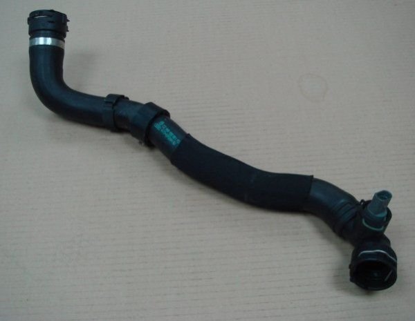 VW AUDI SKODA GOLF GTI A3 TT PASSAT TIGUAN SCIROCCO OCTAVIA SUPERB 2.0T水箱下水管 原廠件