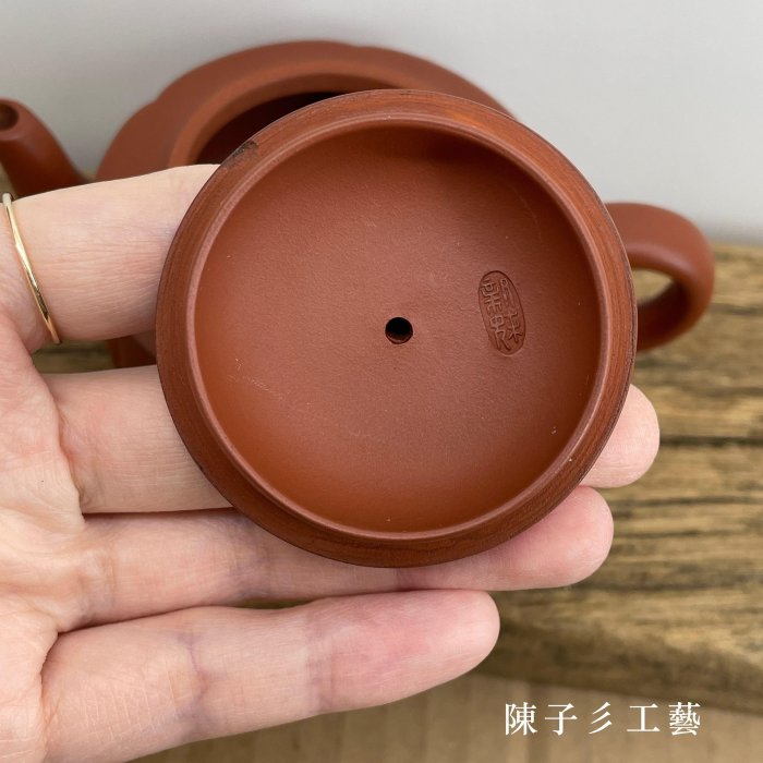 【UB】204 粉彩花弁小壺 洋彩錦上添花雪梅圖瓜楞式壺一對-宇珍國際藝術| Yu Jen Taipei重要中國